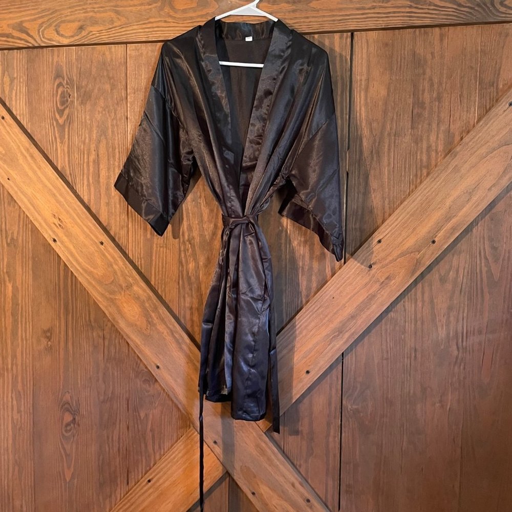 Black iFigure Women's Short Kimono Robe Dressing Gown Silky Bridesmaid Robe